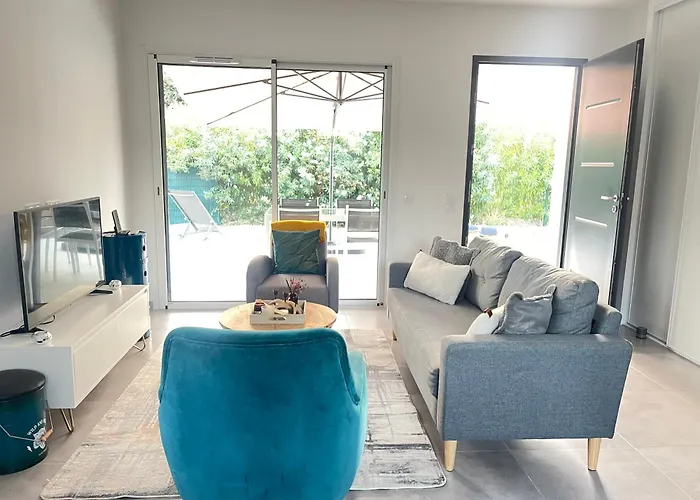 Villa Mitoyenne De Standing Proche De Toutes Commodites A Ghisonaccia